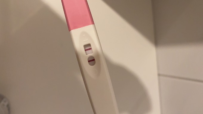 Positiver schwangerschaftstest durch zyste